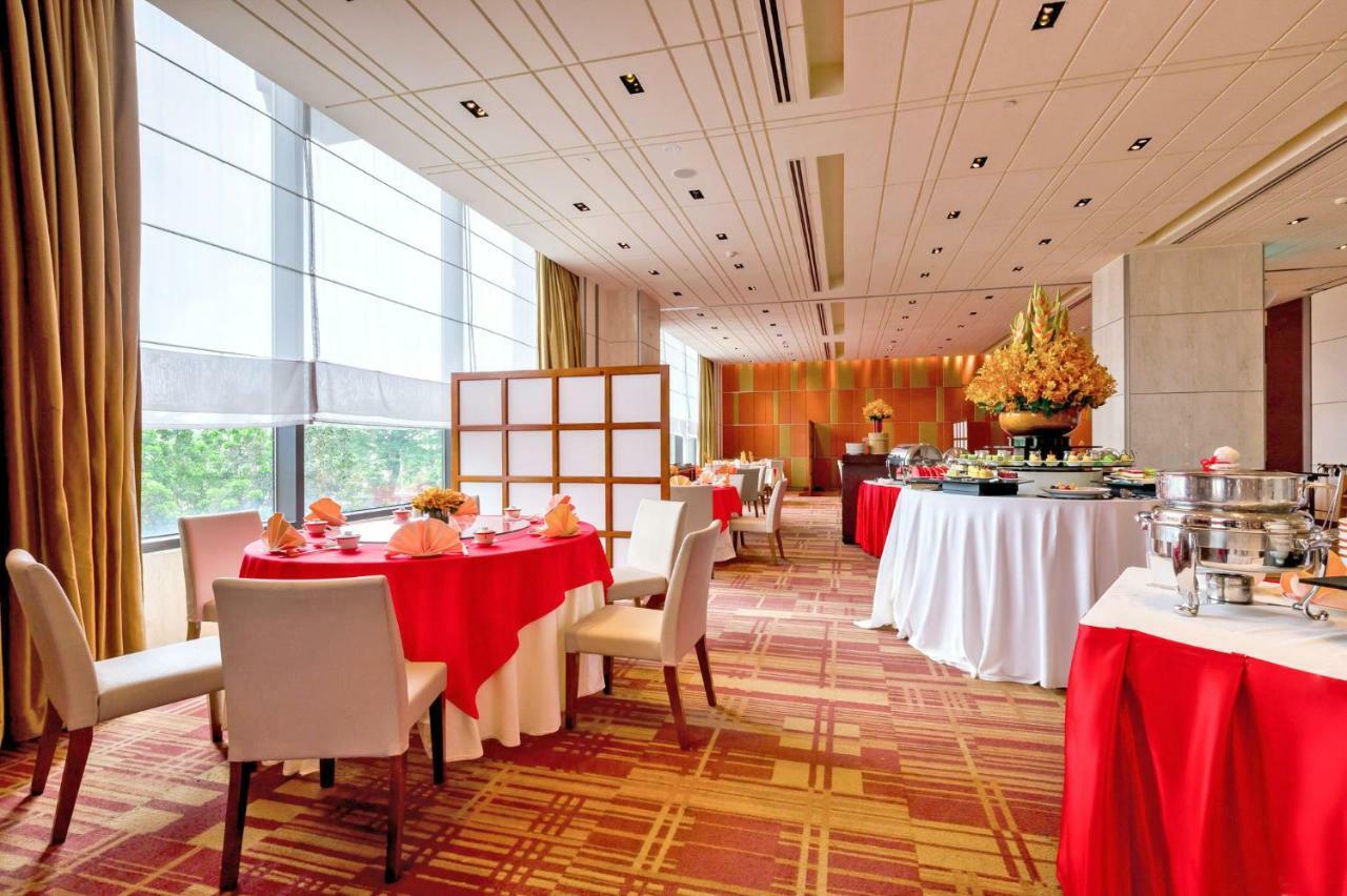 Hotel Nikko Saigon Хошимин Экстерьер фото